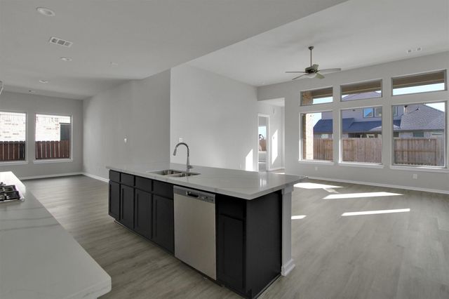 2822 Sapphire Hills Drive, Iowa Colony, TX 77583