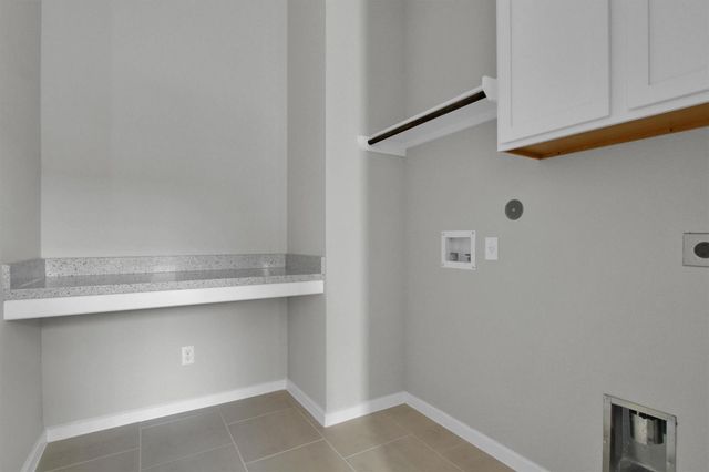 2822 Sapphire Hills Drive, Iowa Colony, TX 77583