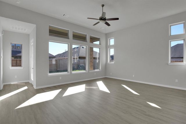 2822 Sapphire Hills Drive, Iowa Colony, TX 77583