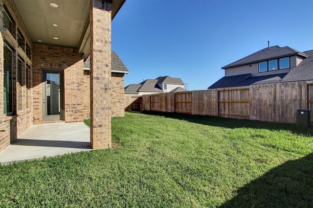 2822 Sapphire Hills Drive, Iowa Colony, TX 77583