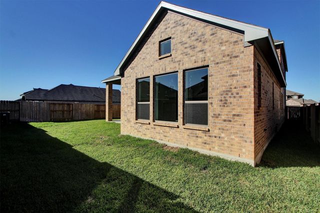 2822 Sapphire Hills Drive, Iowa Colony, TX 77583