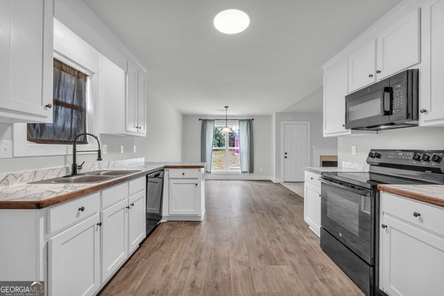378 Walnut Drive, Hartwell, GA 30643