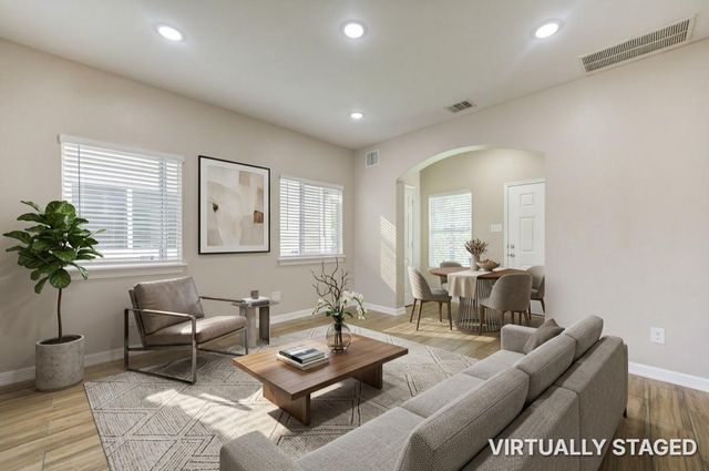 1714 Claremont Garden Circle, Houston, TX 77047