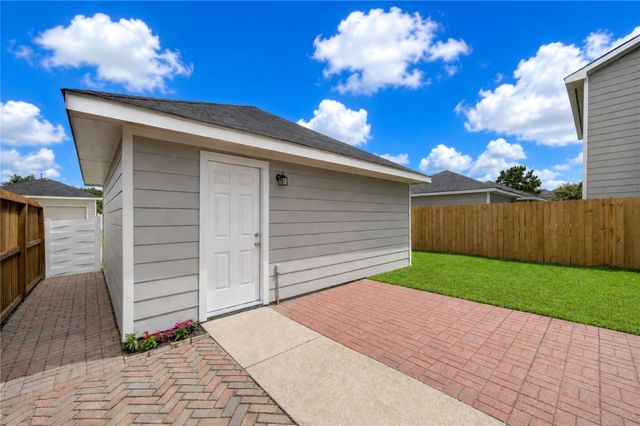 1714 Claremont Garden Circle, Houston, TX 77047