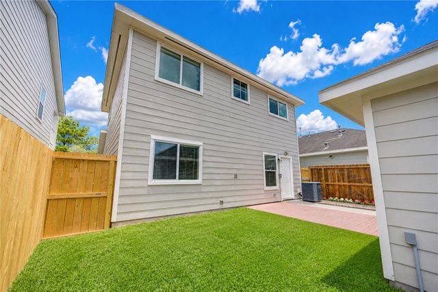 1714 Claremont Garden Circle, Houston, TX 77047