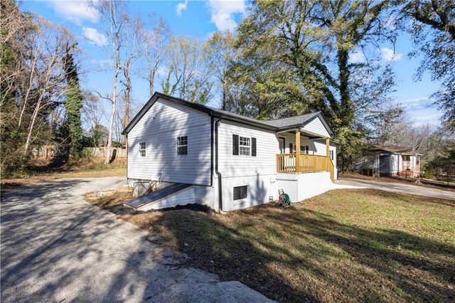 1794 Blossom Lane, Austell, GA 30168