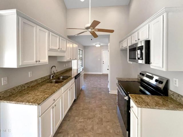 7623 Sable Drive, Fayetteville, NC 28303