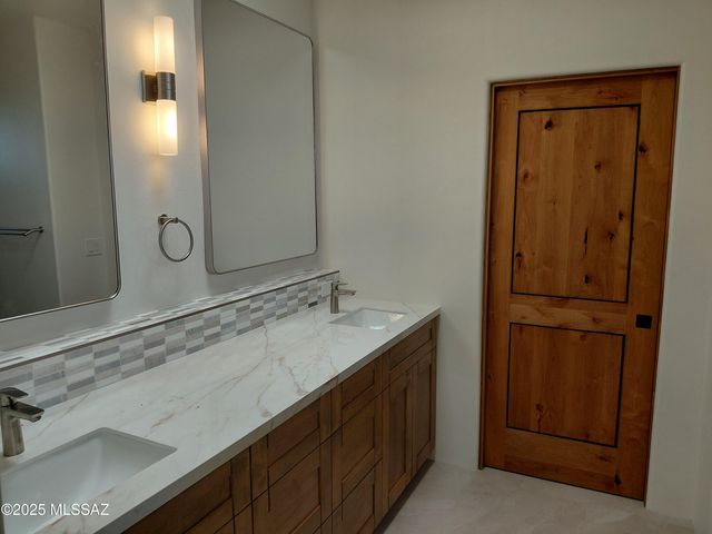 6060 N Piedra Seca, Tucson, AZ 85718