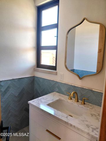 6060 N Piedra Seca, Tucson, AZ 85718