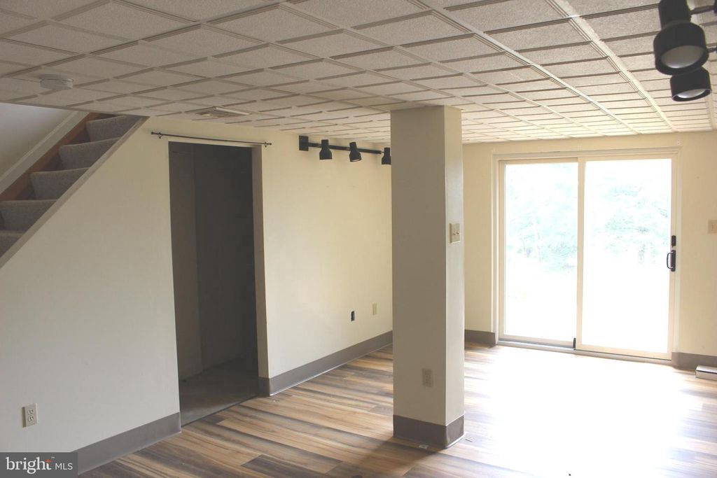 Image 11 of property listing at 1105 SKYVIEW DR, York, PA 17406