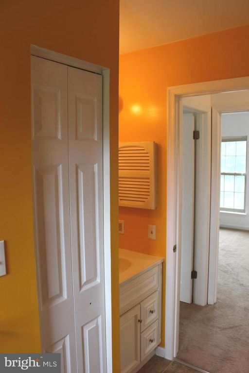 Image 20 of property listing at 1105 SKYVIEW DR, York, PA 17406