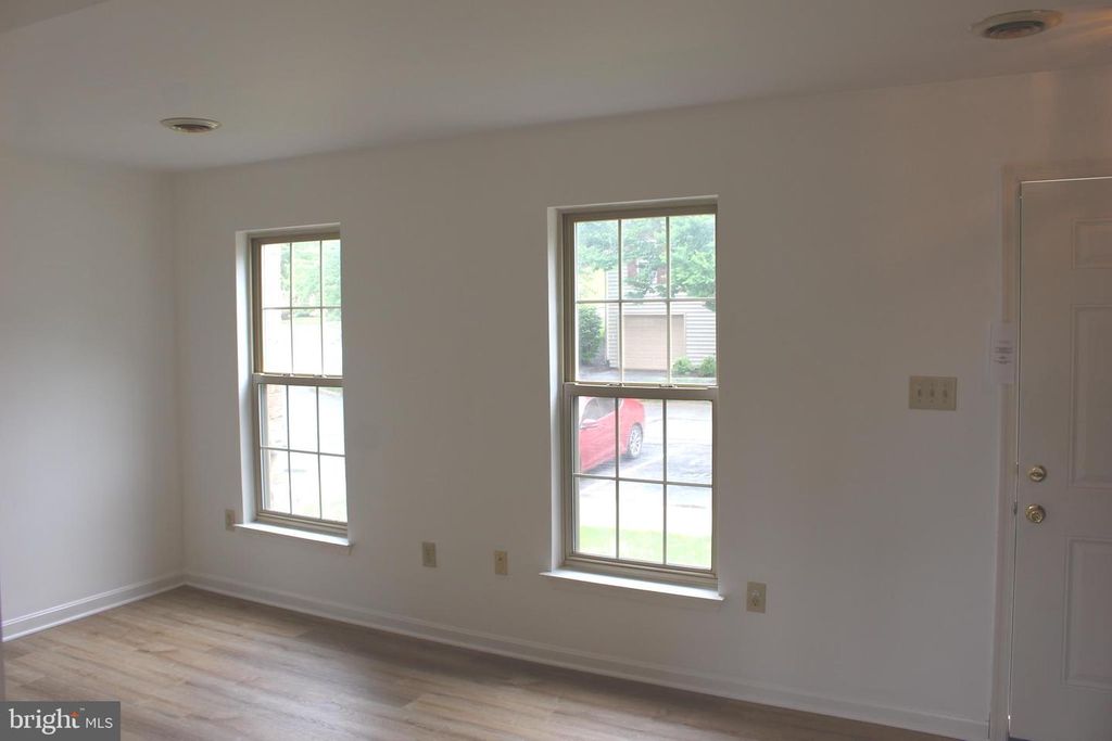 Image 6 of property listing at 1105 SKYVIEW DR, York, PA 17406