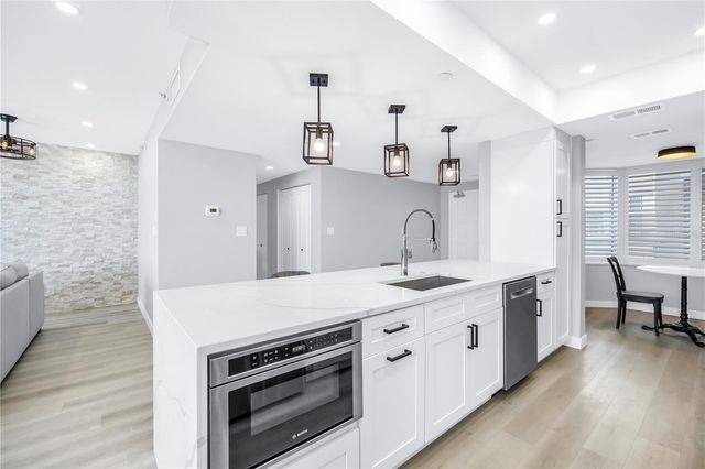 1520R GULF BOULEVARD 906, Clearwater Beach, FL 33767
