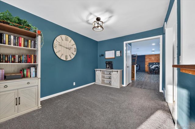 21325 Drexel Street, Clinton Charter Township, MI 48036