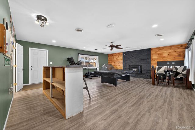 21325 Drexel Street, Clinton Charter Township, MI 48036