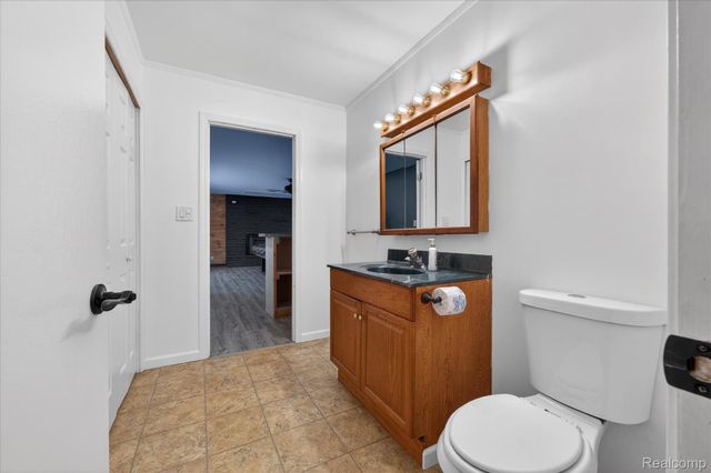 21325 Drexel Street, Clinton Charter Township, MI 48036