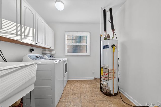 21325 Drexel Street, Clinton Charter Township, MI 48036