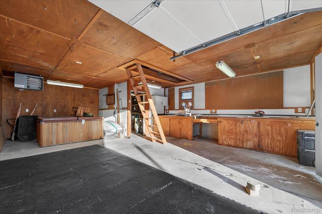 21325 Drexel Street, Clinton Charter Township, MI 48036