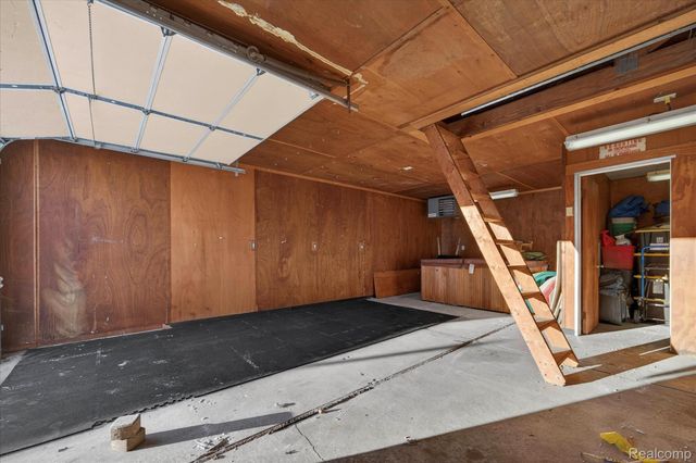 21325 Drexel Street, Clinton Charter Township, MI 48036