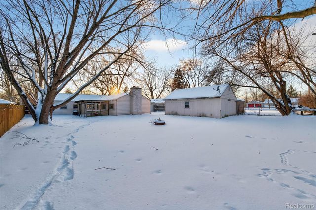 21325 Drexel Street, Clinton Charter Township, MI 48036