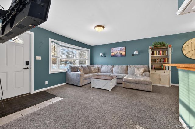 21325 Drexel Street, Clinton Charter Township, MI 48036