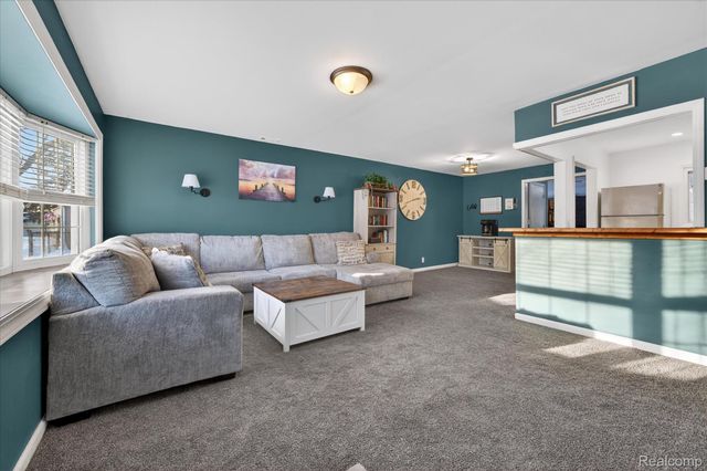 21325 Drexel Street, Clinton Charter Township, MI 48036