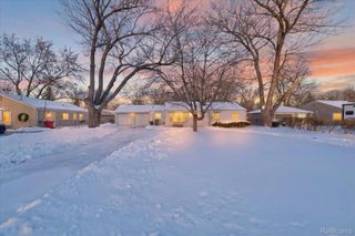 21325 Drexel Street, Clinton Charter Township, MI 48036