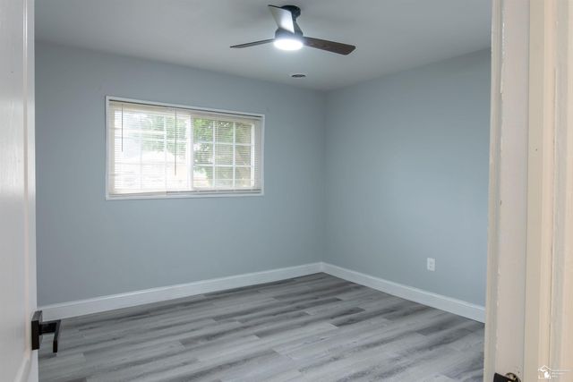 6854 Fenton Street, Dearborn Heights, MI 48127