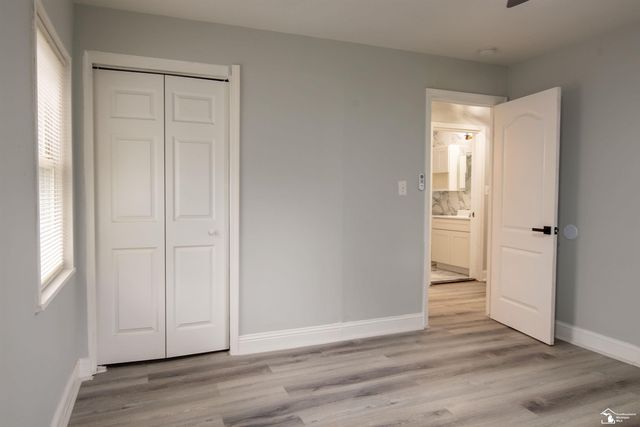 6854 Fenton Street, Dearborn Heights, MI 48127