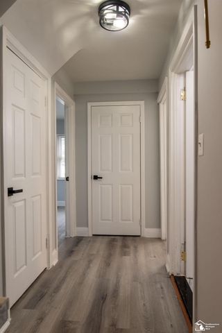 6854 Fenton Street, Dearborn Heights, MI 48127