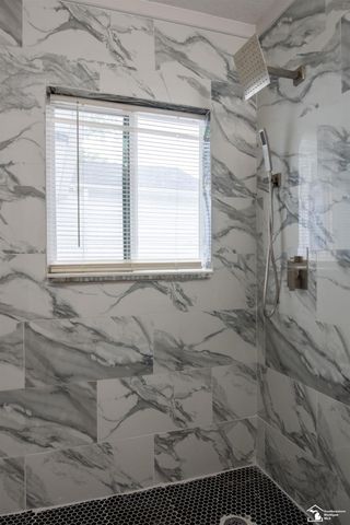 6854 Fenton Street, Dearborn Heights, MI 48127