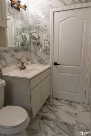 6854 Fenton Street, Dearborn Heights, MI 48127