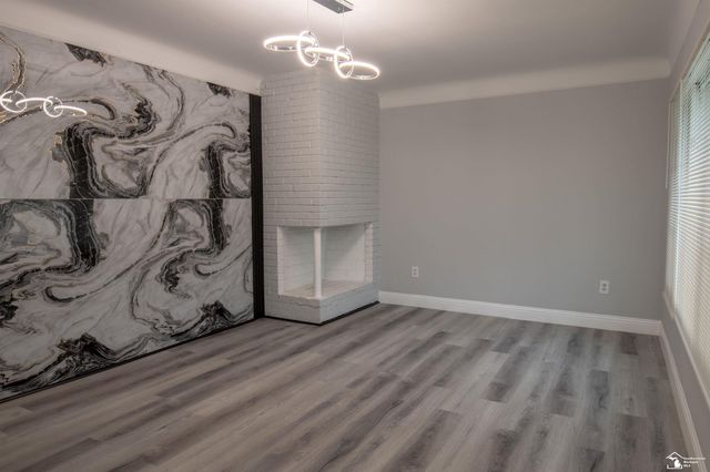 6854 Fenton Street, Dearborn Heights, MI 48127