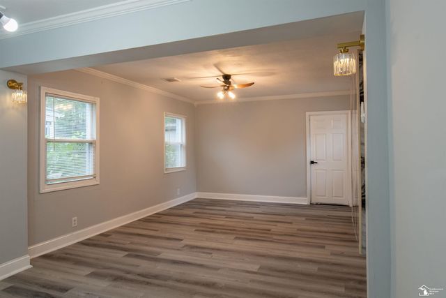 6854 Fenton Street, Dearborn Heights, MI 48127