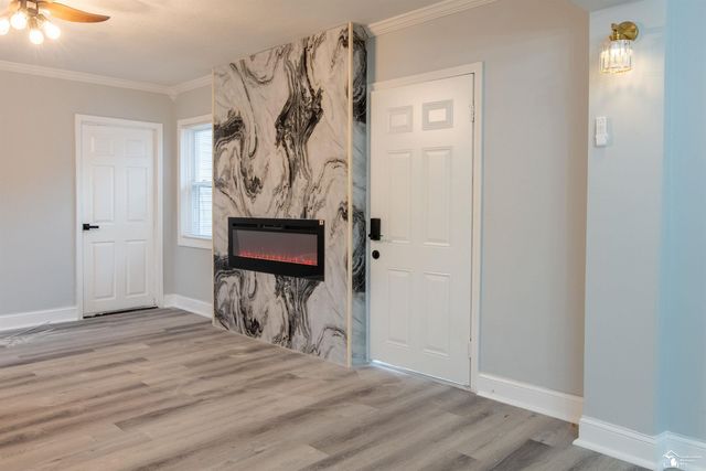 6854 Fenton Street, Dearborn Heights, MI 48127