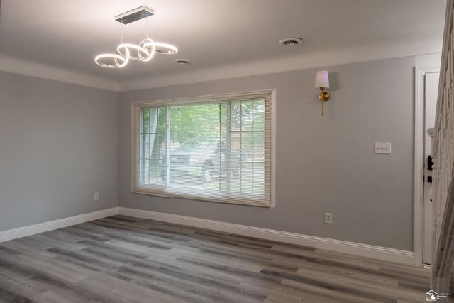 6854 Fenton Street, Dearborn Heights, MI 48127