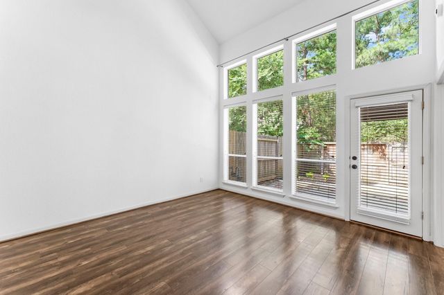 31 W Greenhill Terrace Place, The Woodlands, TX 77382