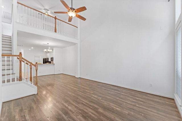 31 W Greenhill Terrace Place, The Woodlands, TX 77382