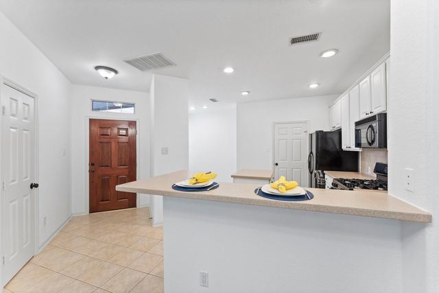 31 W Greenhill Terrace Place, The Woodlands, TX 77382