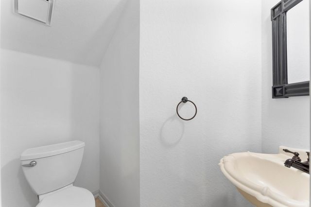 31 W Greenhill Terrace Place, The Woodlands, TX 77382