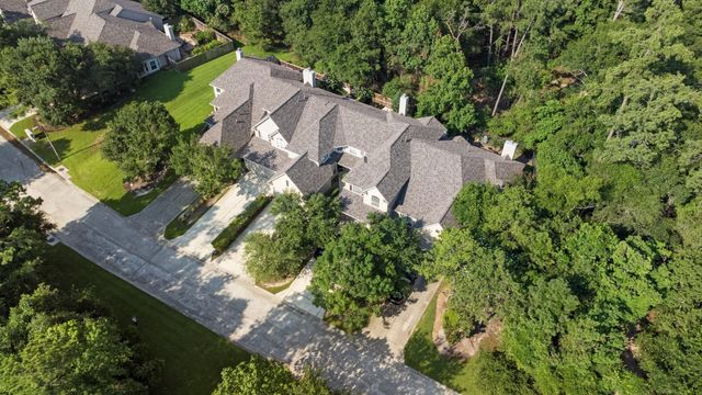 31 W Greenhill Terrace Place, The Woodlands, TX 77382