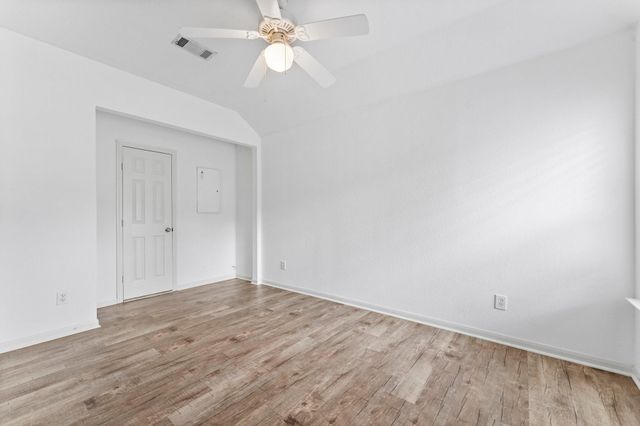 31 W Greenhill Terrace Place, The Woodlands, TX 77382