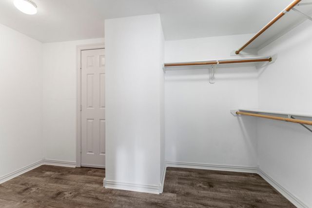 31 W Greenhill Terrace Place, The Woodlands, TX 77382