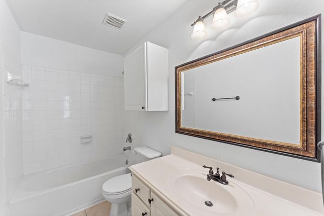 31 W Greenhill Terrace Place, The Woodlands, TX 77382