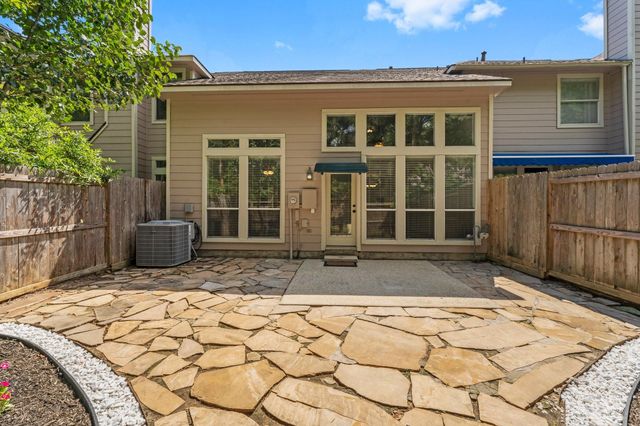 31 W Greenhill Terrace Place, The Woodlands, TX 77382