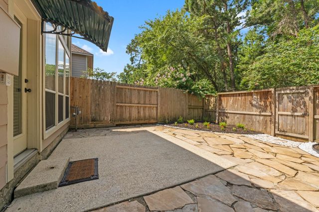 31 W Greenhill Terrace Place, The Woodlands, TX 77382