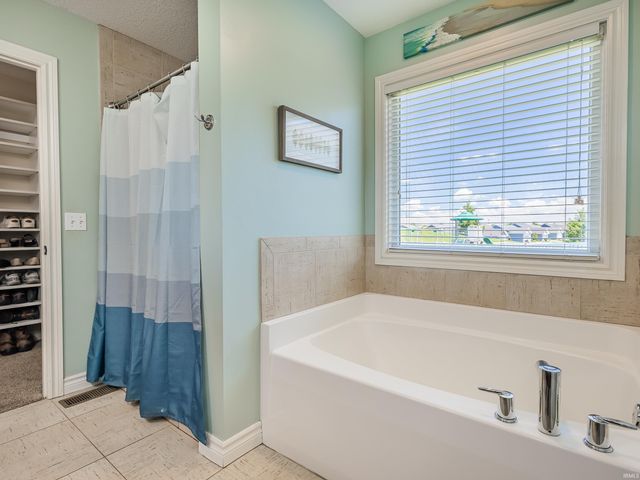 13604 Sandstone Court, Fort Wayne, IN 46814