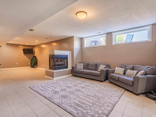 13604 Sandstone Court, Fort Wayne, IN 46814