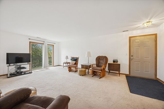 2689 Jodee Drive B, Joliet, IL 60436