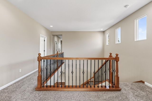 628 Pioneer Ave, Lathrop, CA 95330